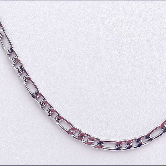 FIGARO Curb Chain Surgical Stainless Steel Necklace - Picture 4 of 10
